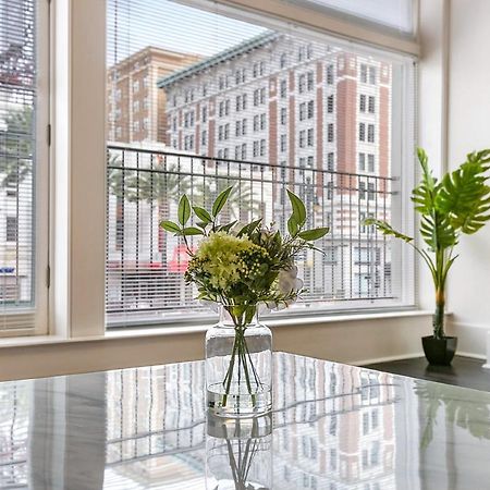 1 And 2 Bedroom Private Condos Steps Away From French Quarter New Orleans Bagian luar foto
