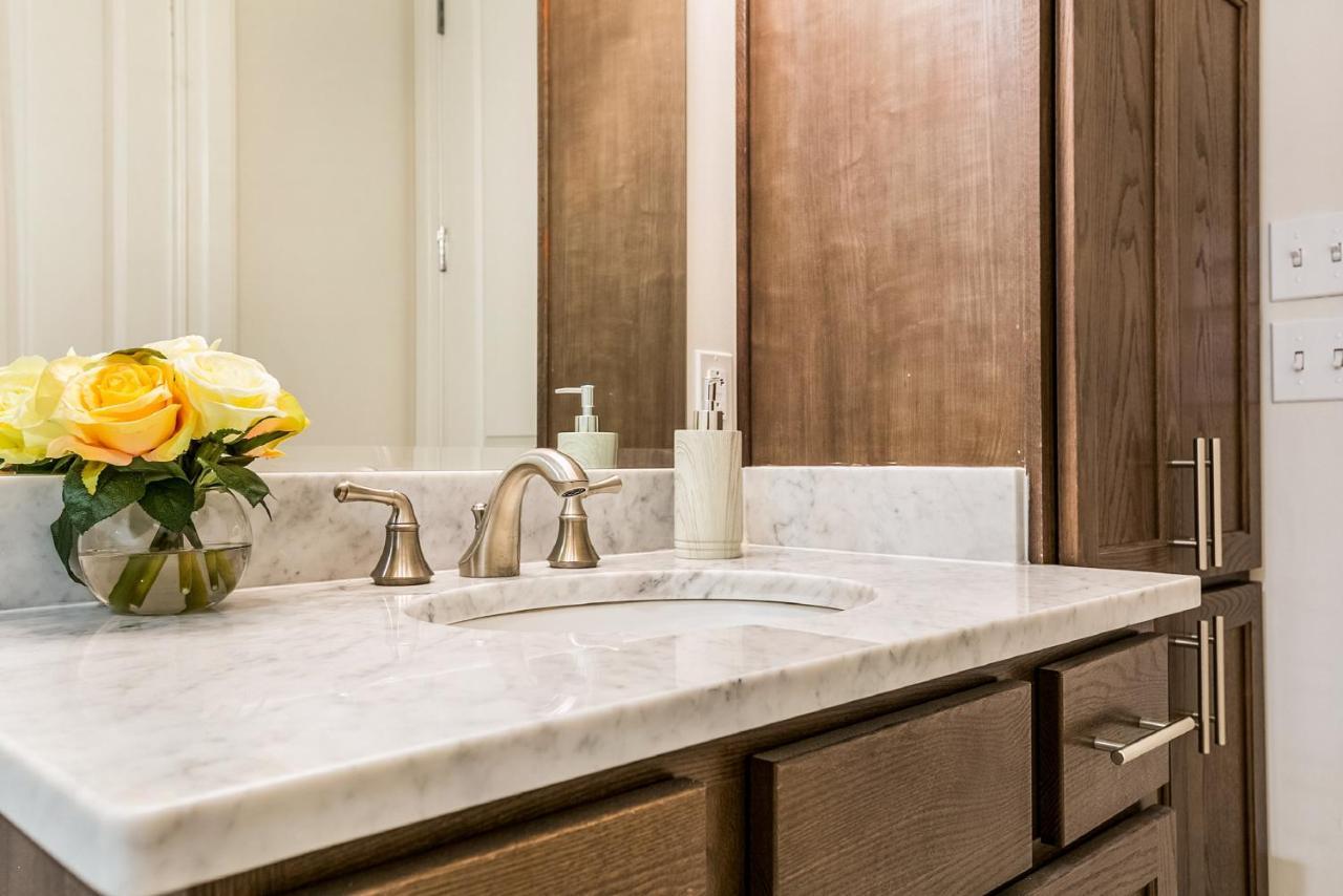 1 And 2 Bedroom Private Condos Steps Away From French Quarter New Orleans Bagian luar foto