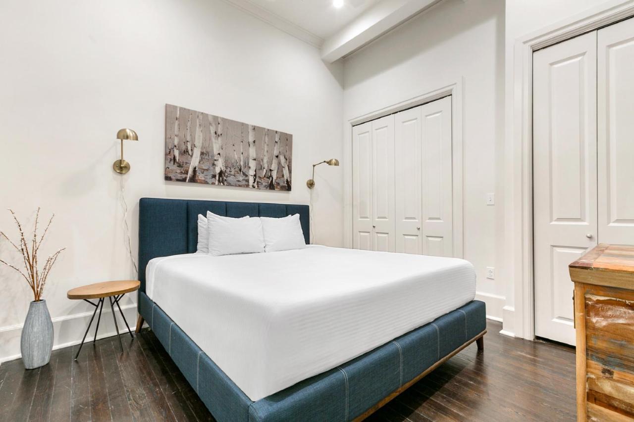 1 And 2 Bedroom Private Condos Steps Away From French Quarter New Orleans Bagian luar foto