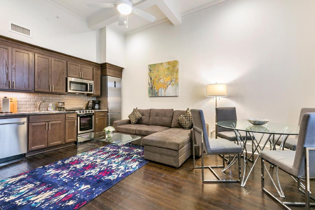 1 And 2 Bedroom Private Condos Steps Away From French Quarter New Orleans Bagian luar foto
