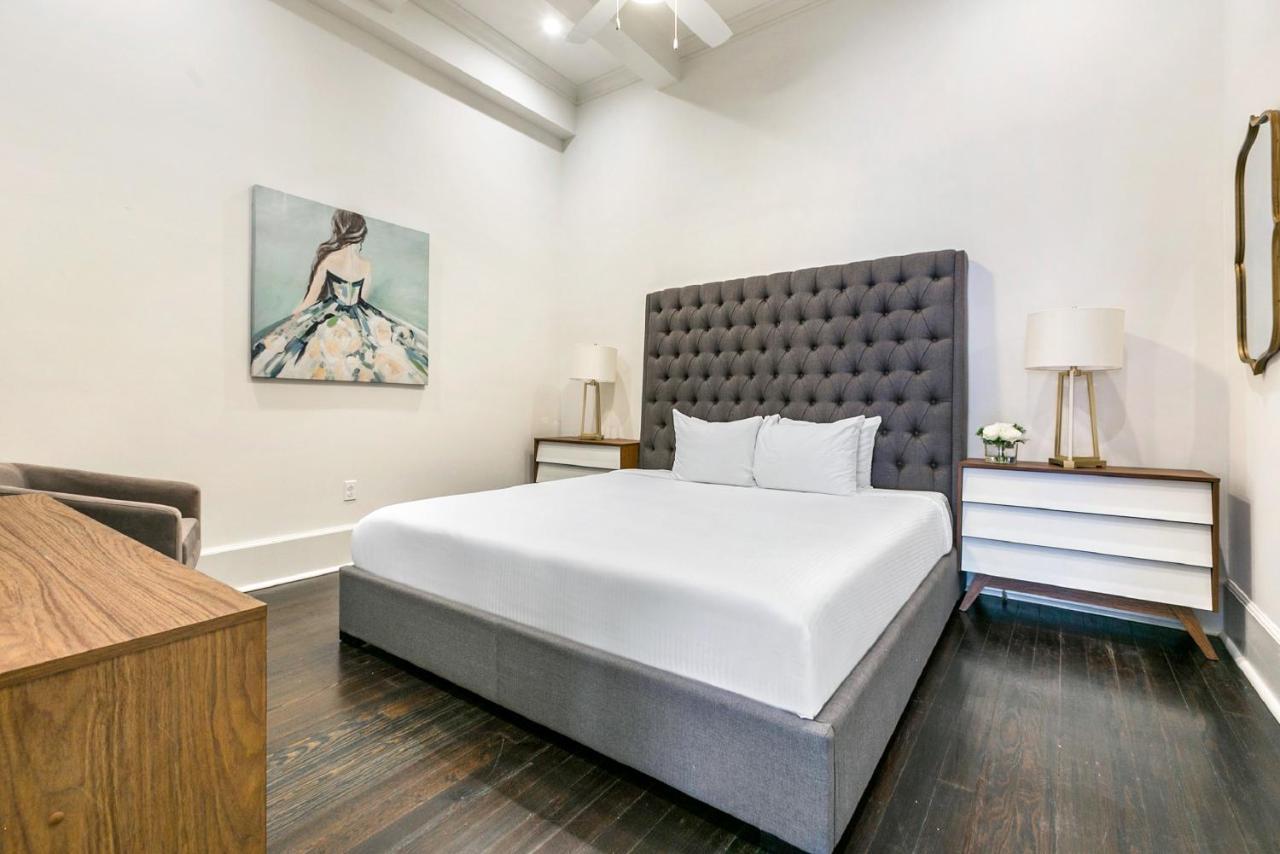 1 And 2 Bedroom Private Condos Steps Away From French Quarter New Orleans Bagian luar foto