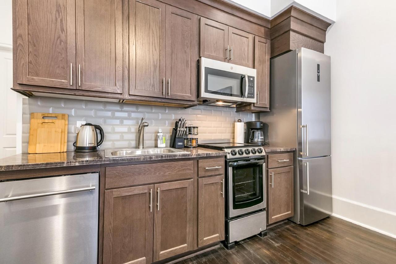 1 And 2 Bedroom Private Condos Steps Away From French Quarter New Orleans Bagian luar foto