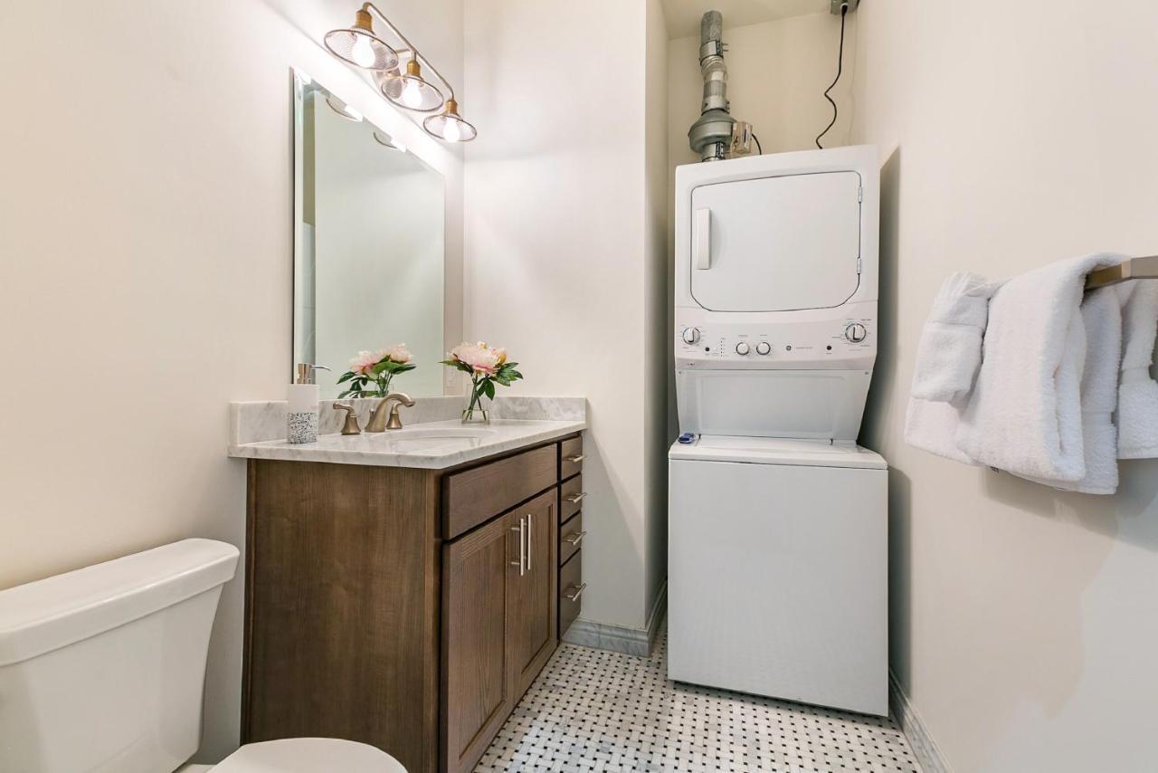 1 And 2 Bedroom Private Condos Steps Away From French Quarter New Orleans Bagian luar foto