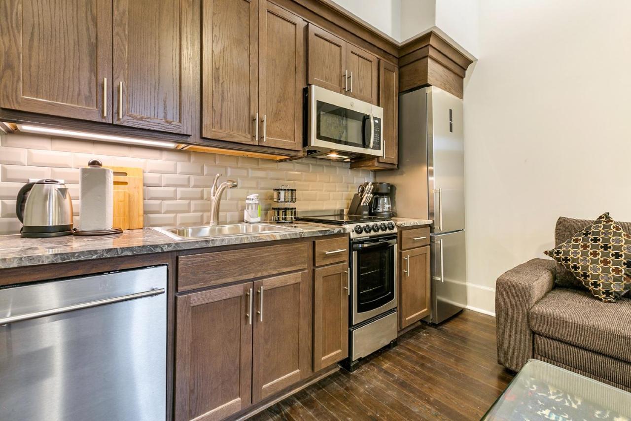 1 And 2 Bedroom Private Condos Steps Away From French Quarter New Orleans Bagian luar foto
