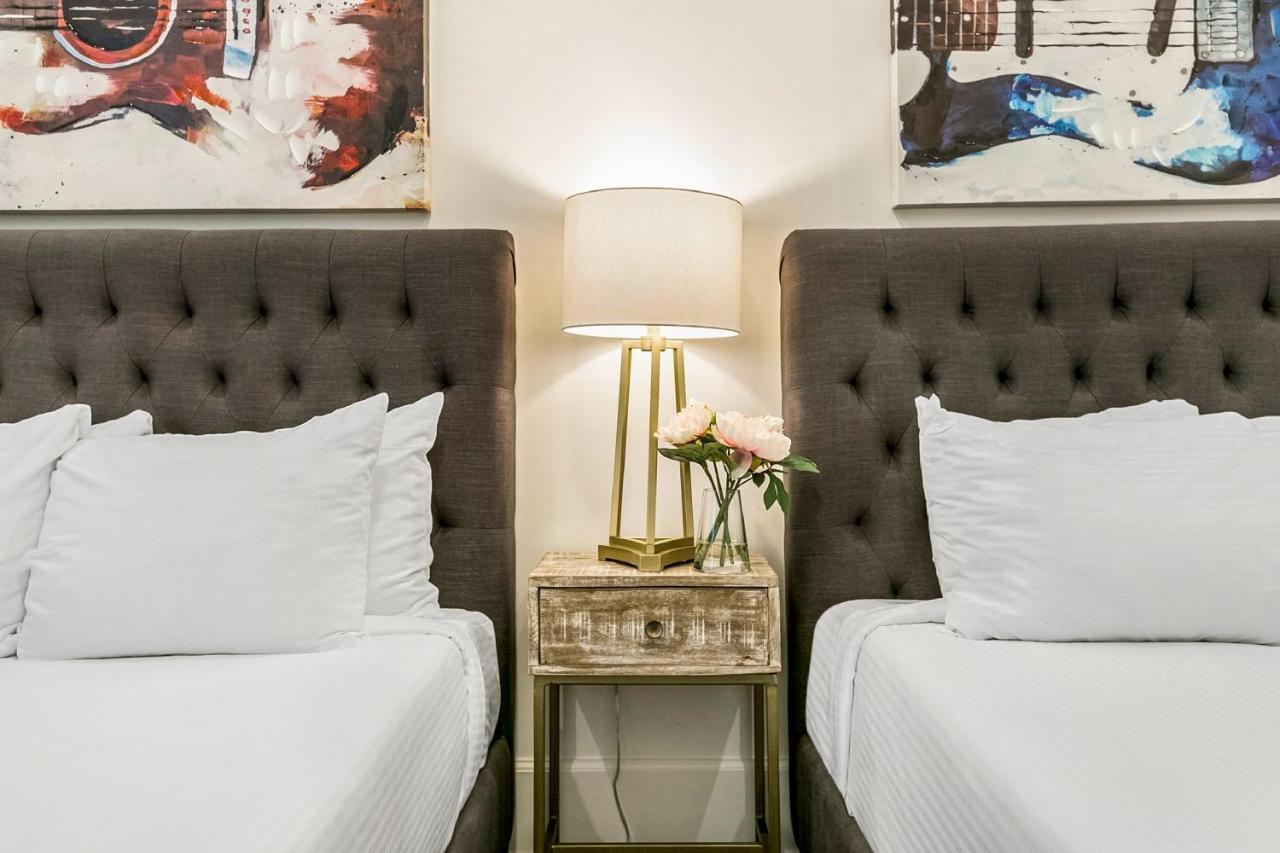 1 And 2 Bedroom Private Condos Steps Away From French Quarter New Orleans Bagian luar foto
