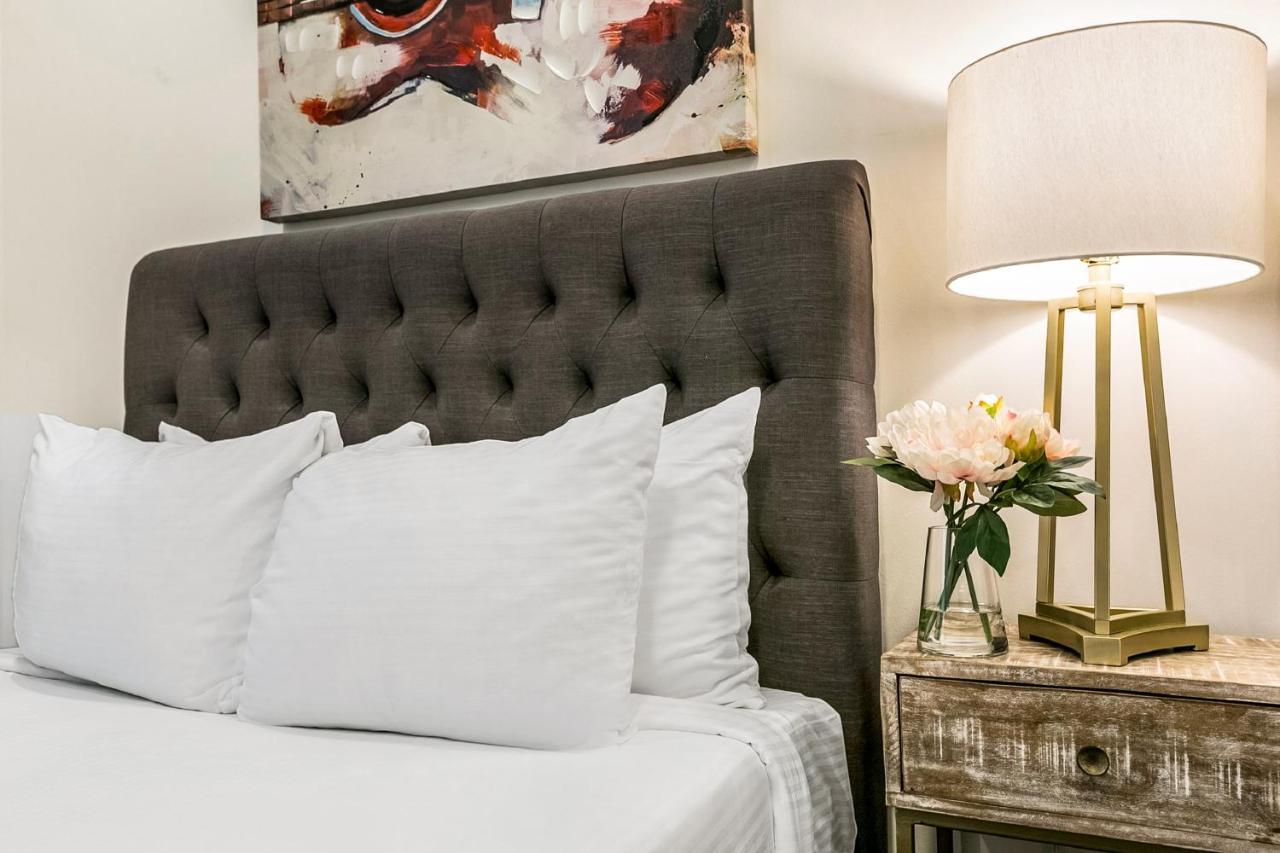 1 And 2 Bedroom Private Condos Steps Away From French Quarter New Orleans Bagian luar foto