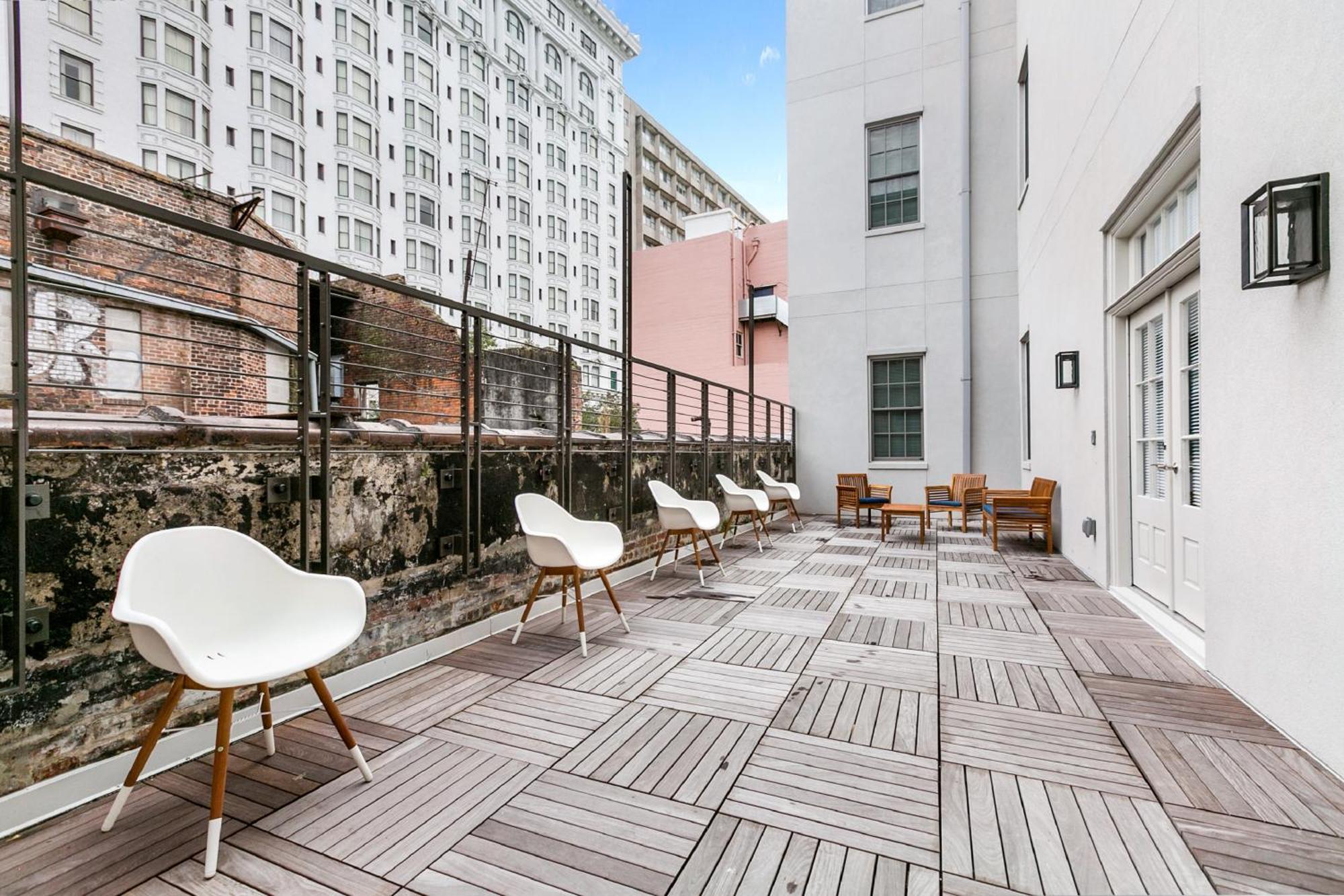 1 And 2 Bedroom Private Condos Steps Away From French Quarter New Orleans Bagian luar foto