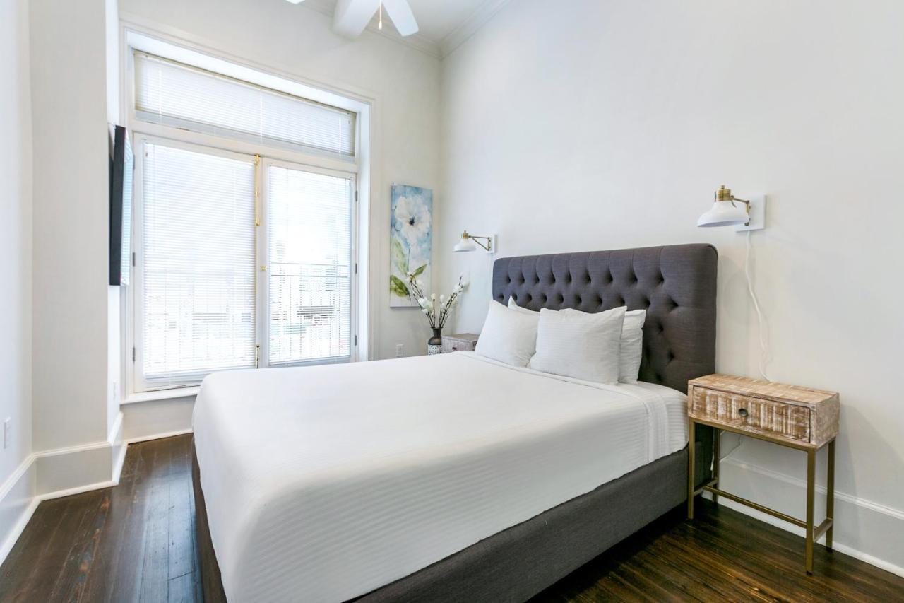 1 And 2 Bedroom Private Condos Steps Away From French Quarter New Orleans Bagian luar foto