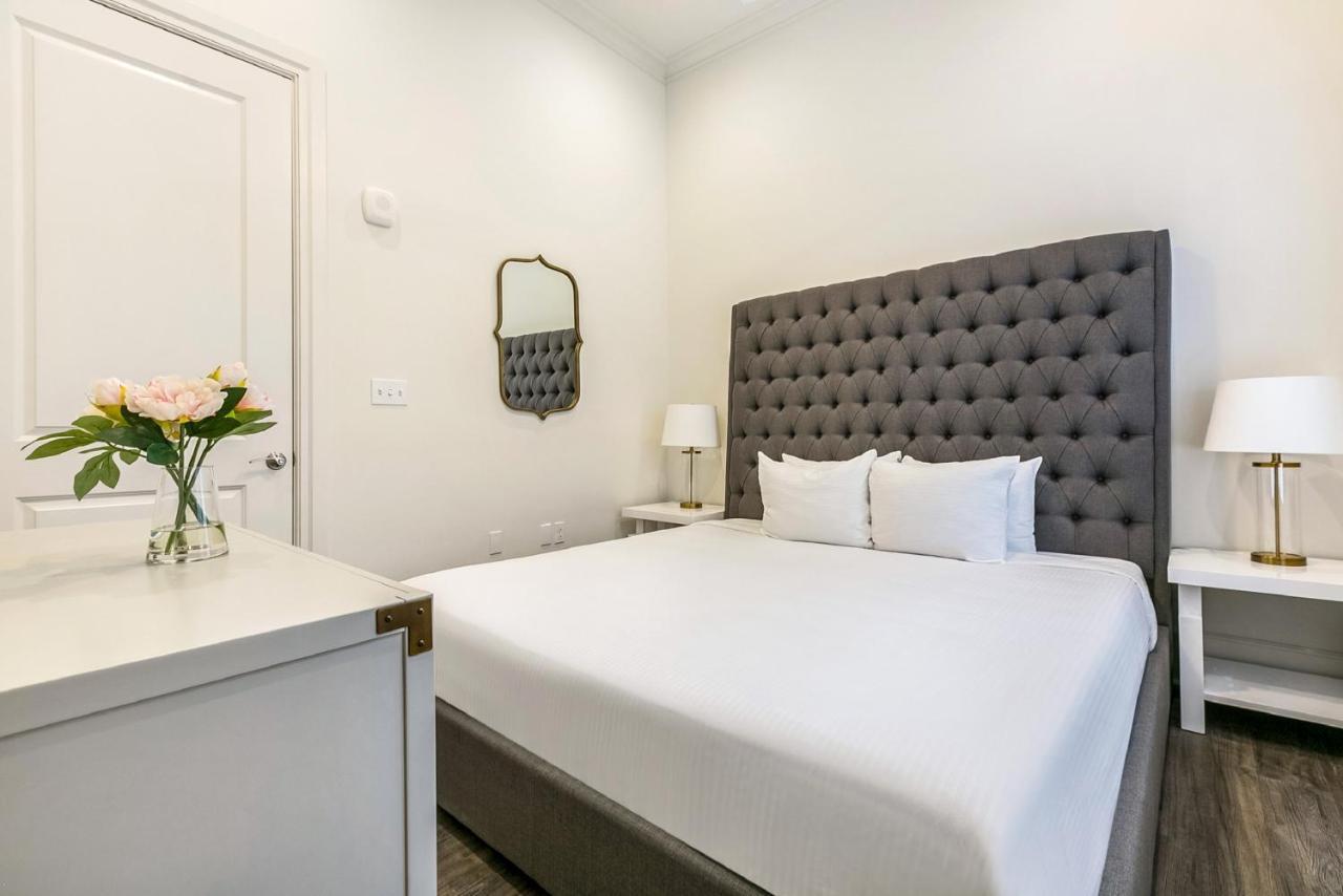 1 And 2 Bedroom Private Condos Steps Away From French Quarter New Orleans Bagian luar foto